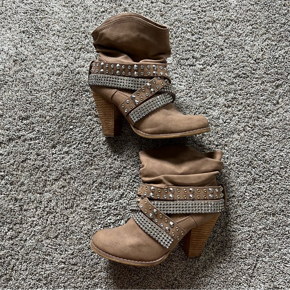 Bedazzled heeled Booties